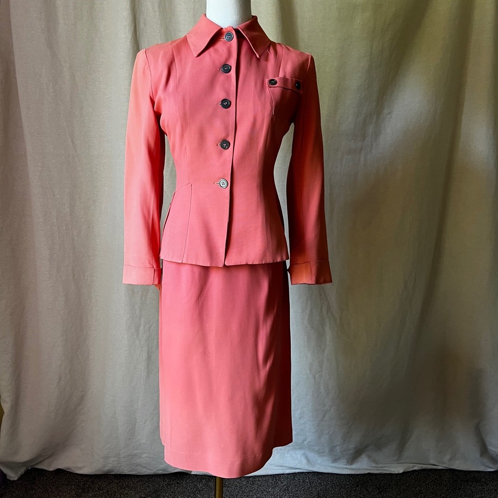 Vintage 1940s Coral Pink Tailored Skirt Suit Set XS